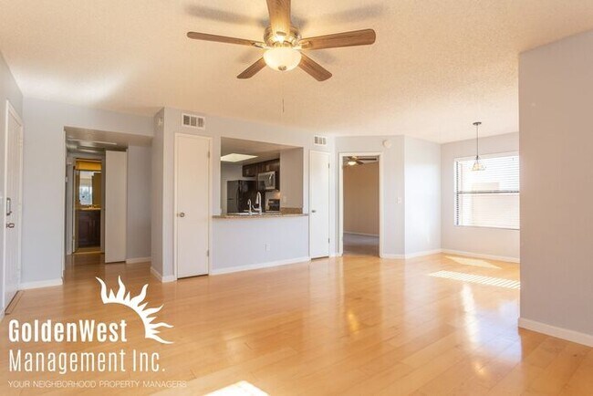 Building Photo - Updated 2Bdm 2Ba Scottsdale condo in Villa...