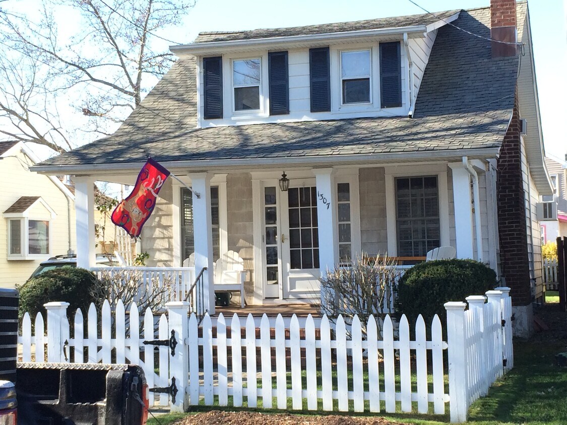 Primary Photo - 1307 L Street