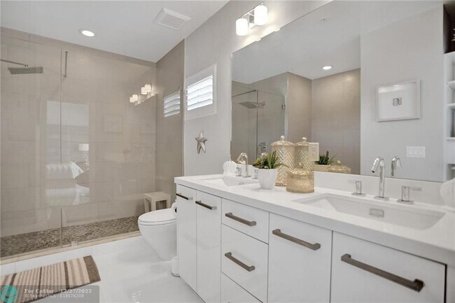 Foto del edificio - 1391 N Ocean Blvd