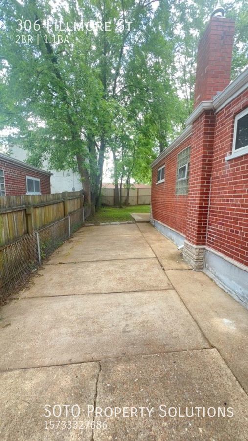 Building Photo - Charming 2-bedroom, 1.5-bathroom home