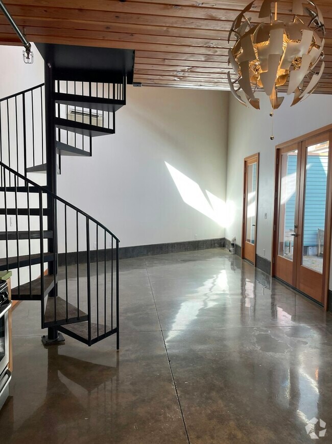 Building Photo - 8777 N Lombard St