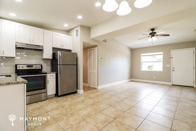 Building Photo - 1752 Evans Dr