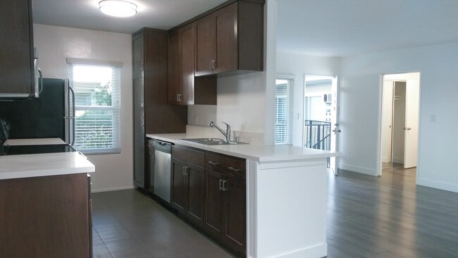 Foto del edificio - 310 S Sherbourne Dr