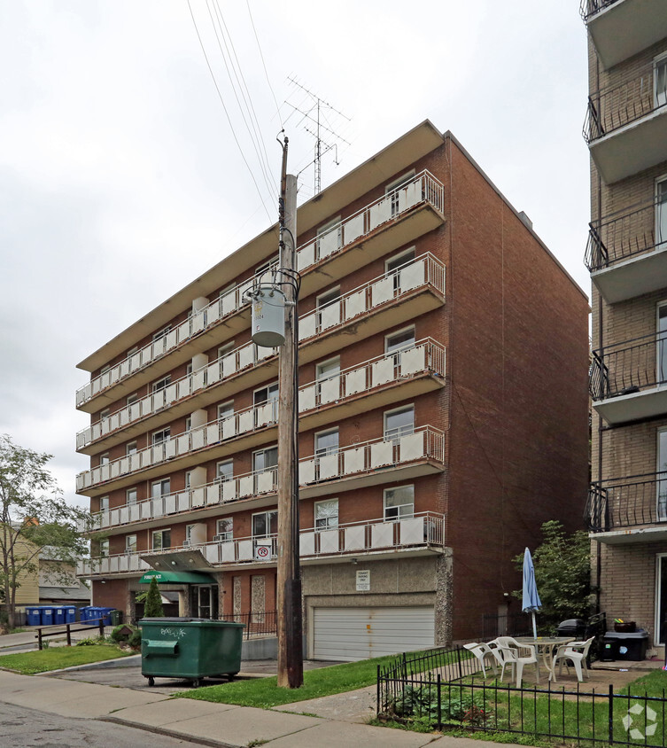 Building Photo - Ford Manor