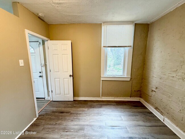 Foto del edificio - 2228 W Madison St