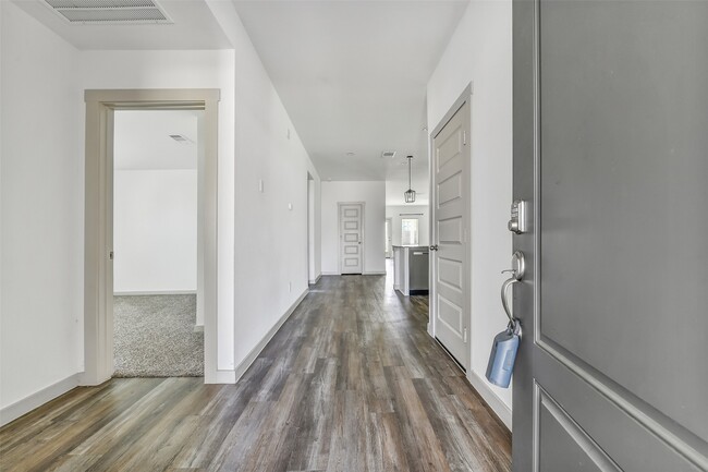 Building Photo - 1004 Great Barracuda Ln