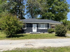 Building Photo - 114 Blaire Ln