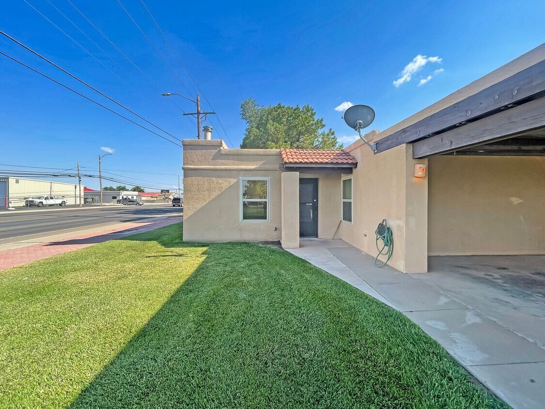Primary Photo - 4135 N Apodaca St