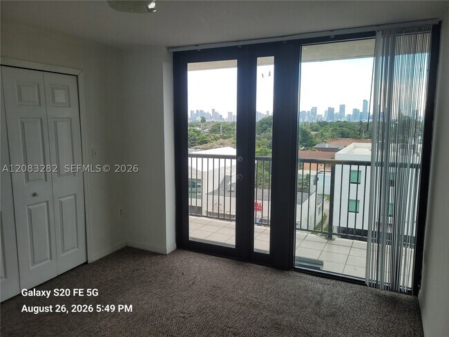 Foto del edificio - 1690 SW 27th Ave