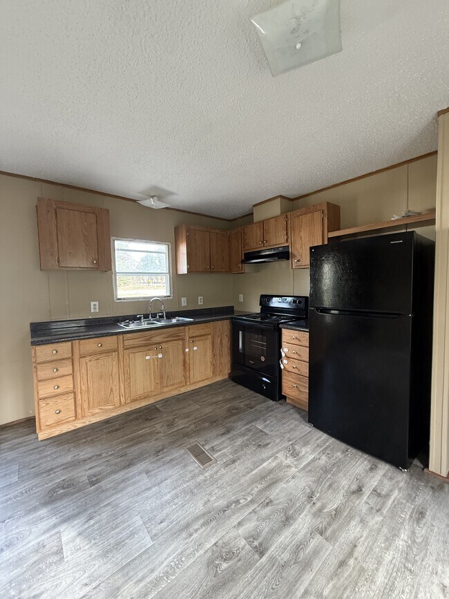 Foto del edificio - 125 Deer Creek Rd