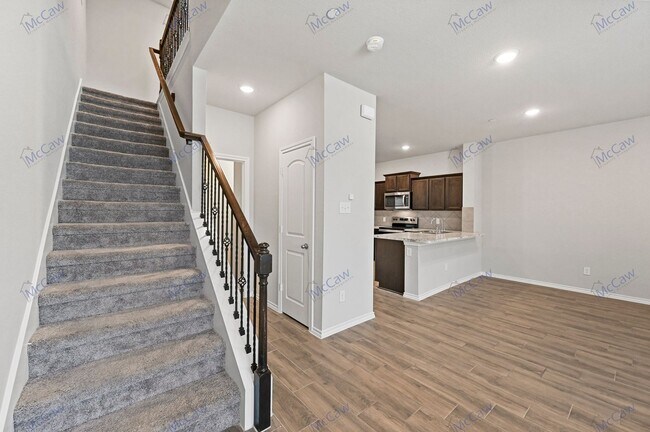 Building Photo - 3 Bedroom Townhome In Vibrant Mesquite Com...