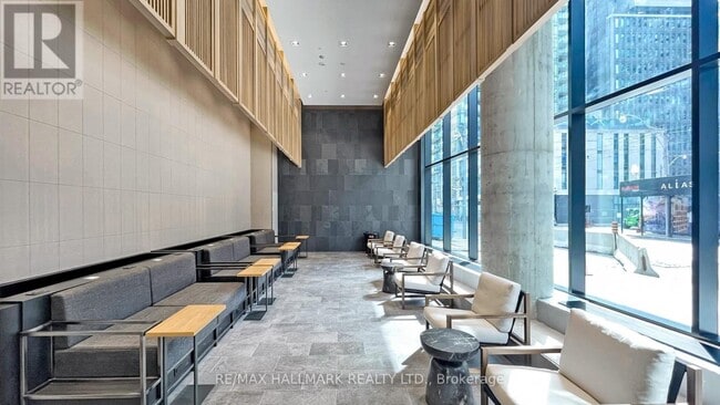 Building Photo - 89 Church St