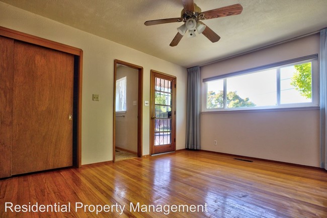 Building Photo - 4 br, 2.5 bath House - 4385 norris