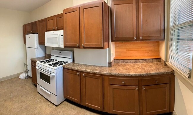 Apartamento 1+4 - 836 Harrison Ave