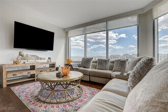 Building Photo - 222 Karen Ave