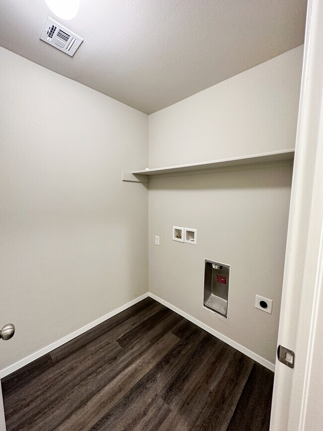 Foto del edificio - 8306 E 162nd St S