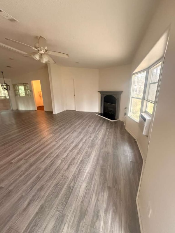 Foto del edificio - 430 Westchase St