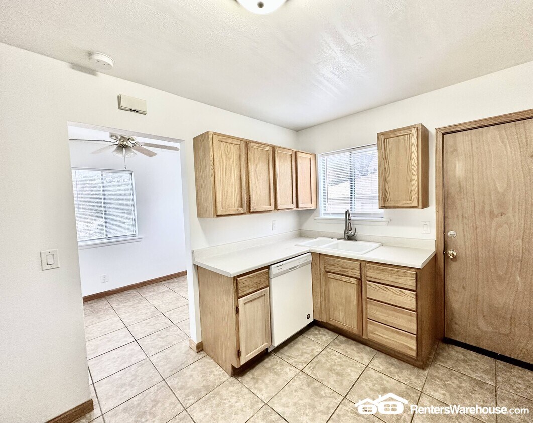 Foto principal - 4219 Clinton Ave