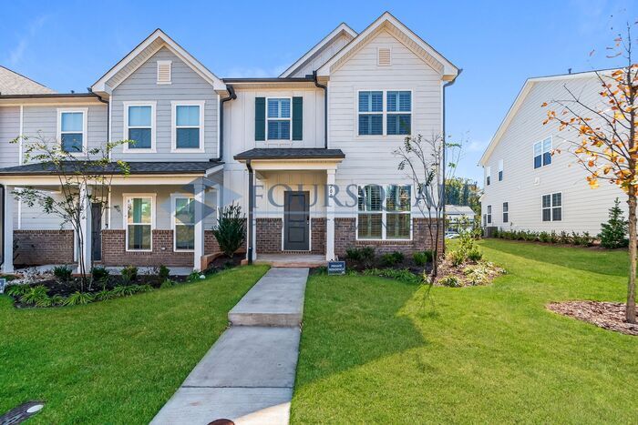 Foto principal - Newly Built 3-Bedroom Townhome with Spacio...