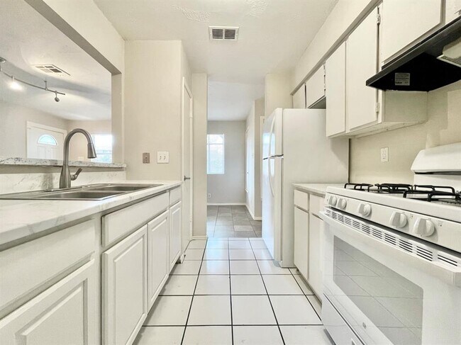 Foto del edificio - 2110 Blue Meadow Dr