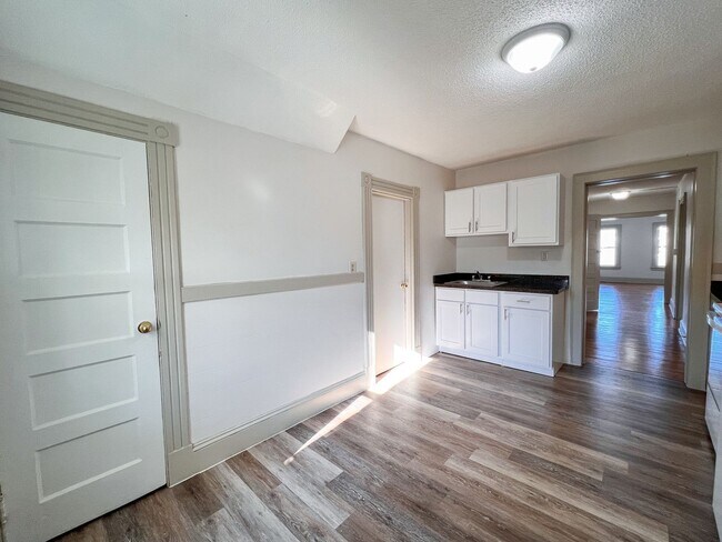 Foto del edificio - 111-115 Lincoln St / Owen Properties, LLC