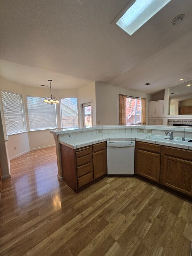 Foto del edificio - 1749 Bougainvillea Dr