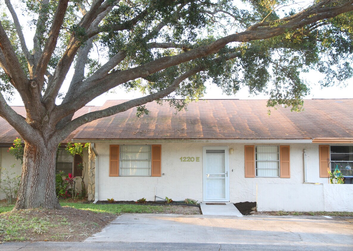 Primary Photo - 1220 Cheney Hwy