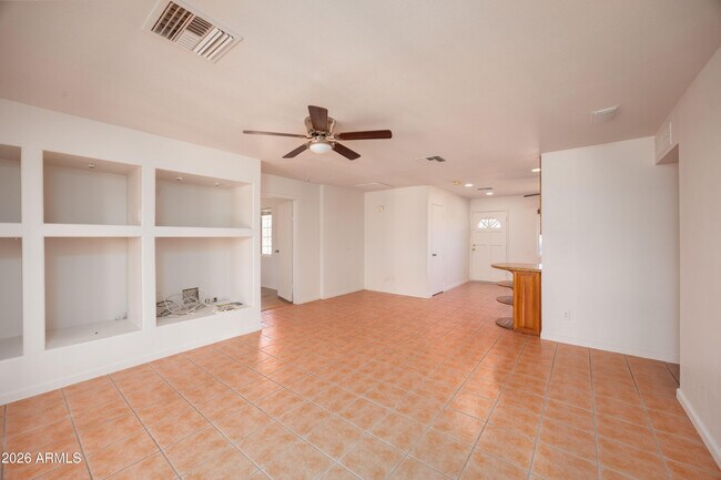 Foto del edificio - 7337 E Lewis Ave