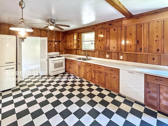 Building Photo - 1707 Porter Rd