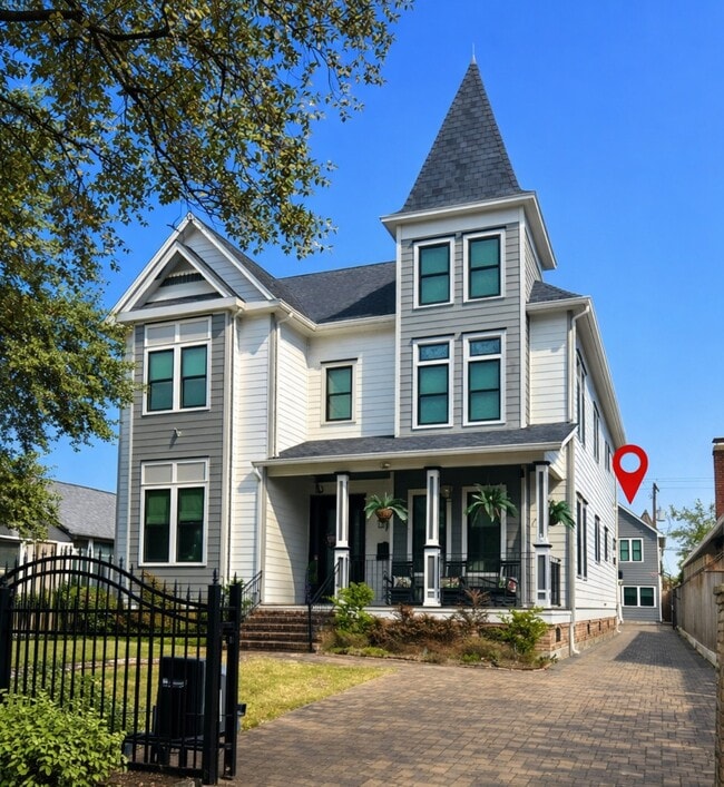 Building Photo - 516 Heights Blvd