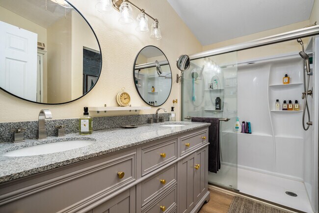 Building Photo - 159 Estrada Way