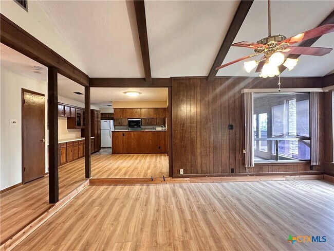 Foto del edificio - 202 Oak Ridge Dr