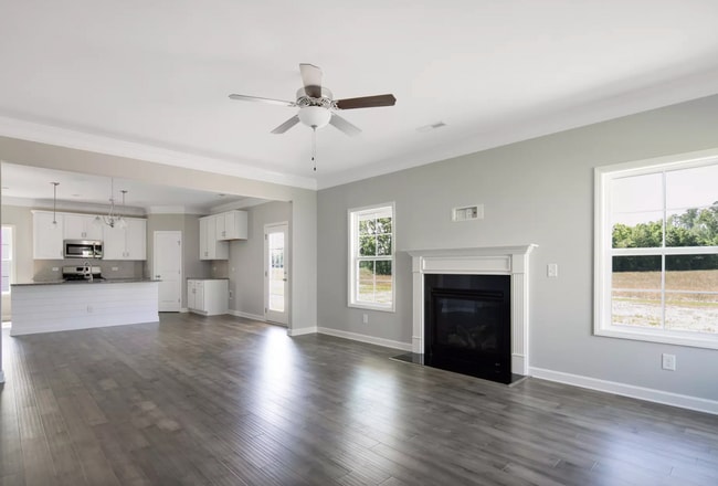 Building Photo - Room in House on Hanover Ct