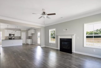 Building Photo - Room in House on Hanover Ct