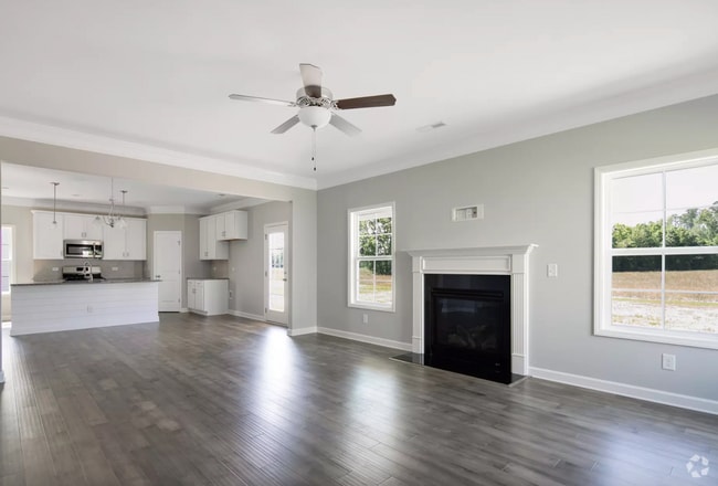 Building Photo - Room in House on Hanover Ct