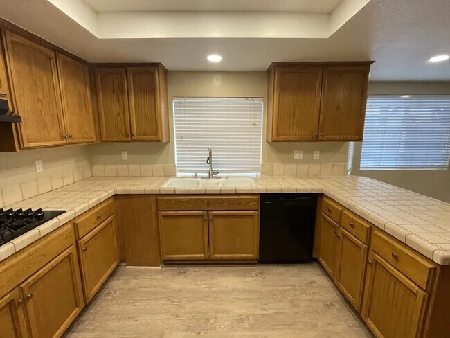 Foto del edificio - 5028 W Avenue M