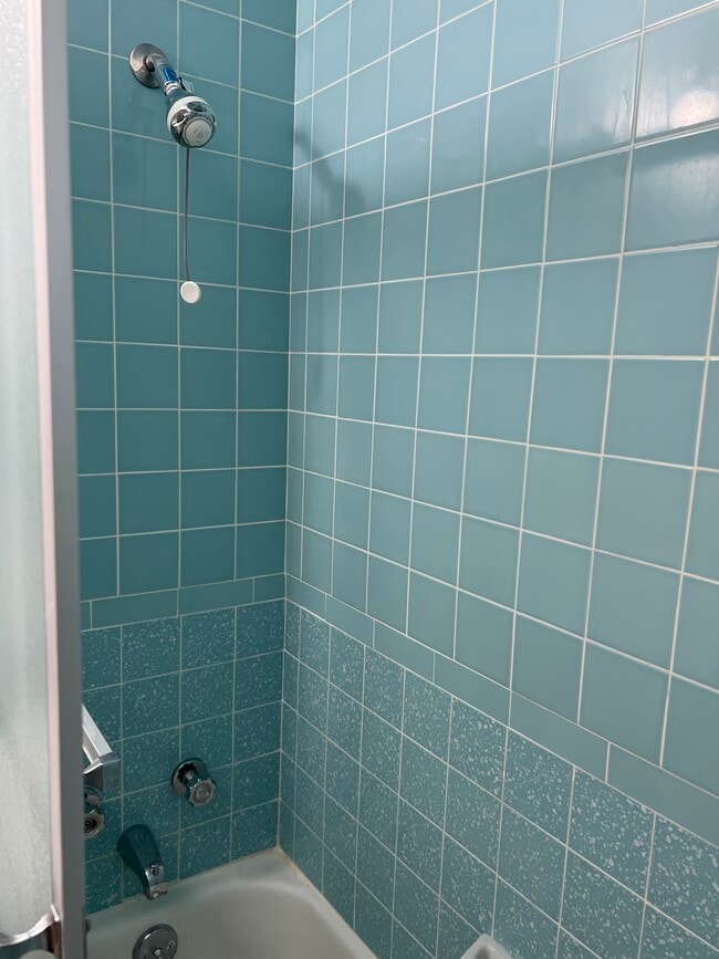 Building Photo - 435 Walnut St