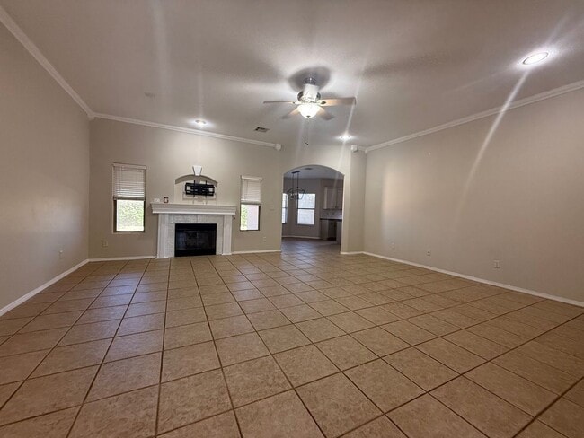 Building Photo - 917 Playa Azul St