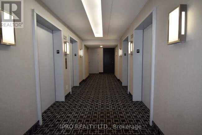 Building Photo - 223-2223 Webb Dr