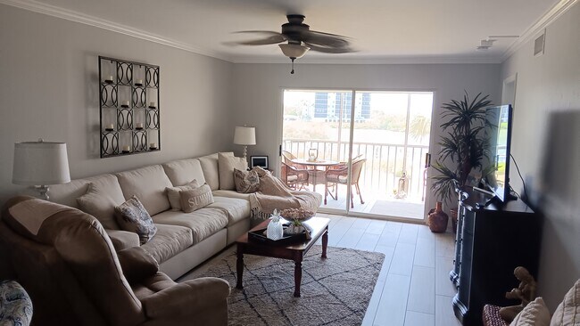 Foto del edificio - 320 Horse Creek Dr