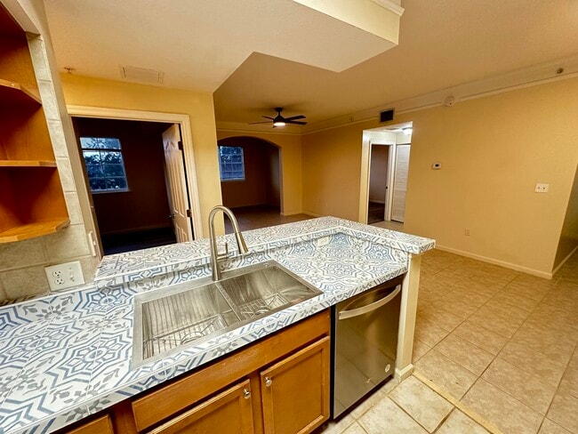 Building Photo - 9833 Baywinds Blvd