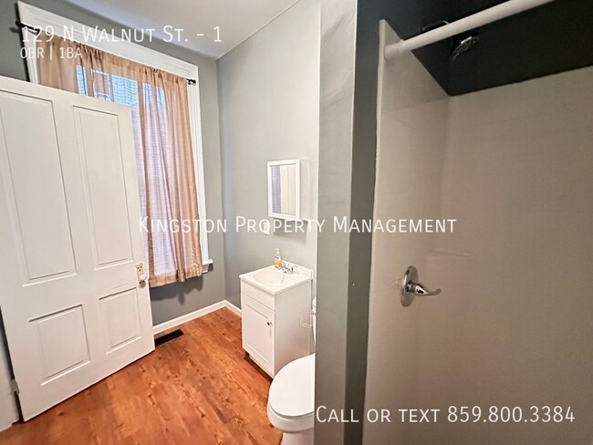Foto del edificio - 129 N Walnut St
