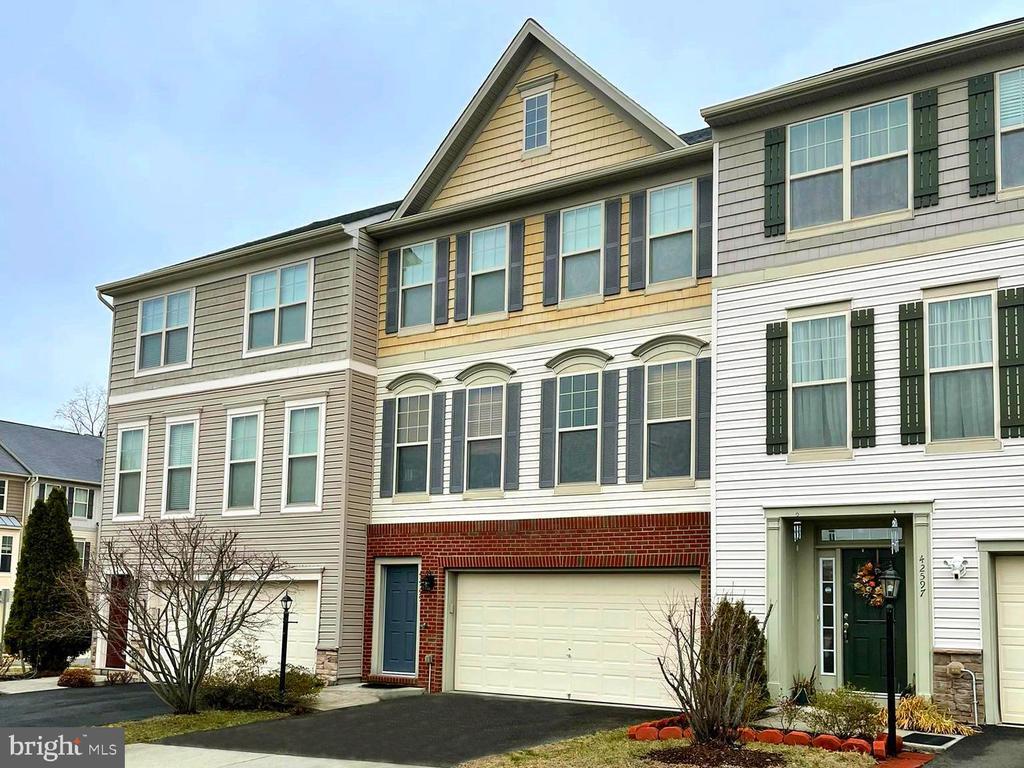 Foto del edificio - 42599 Galbraith Square