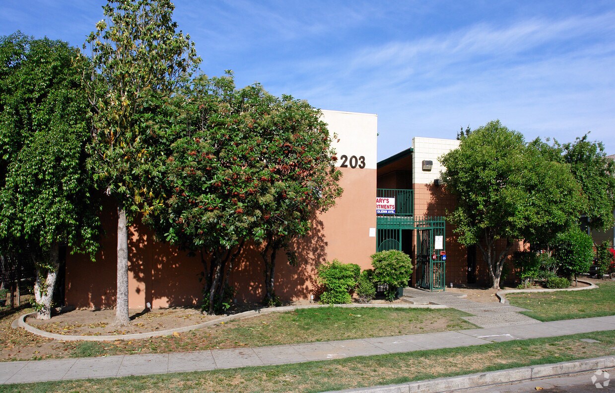 Primary Photo - 203 N Glenn Ave