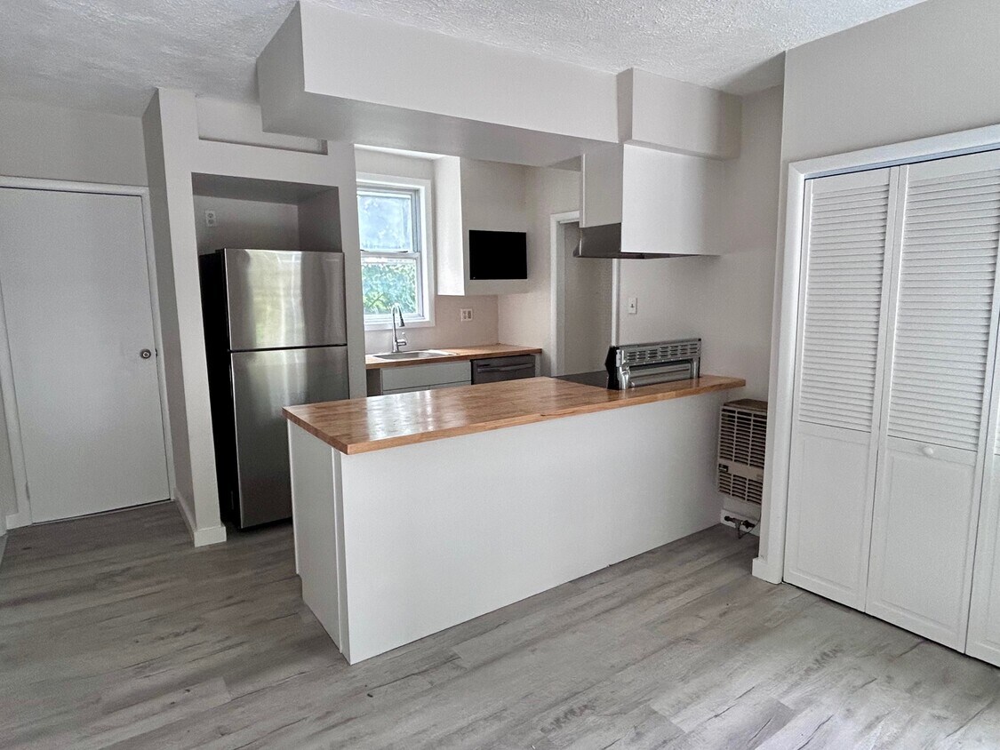 Kitchen - 140 Spring St