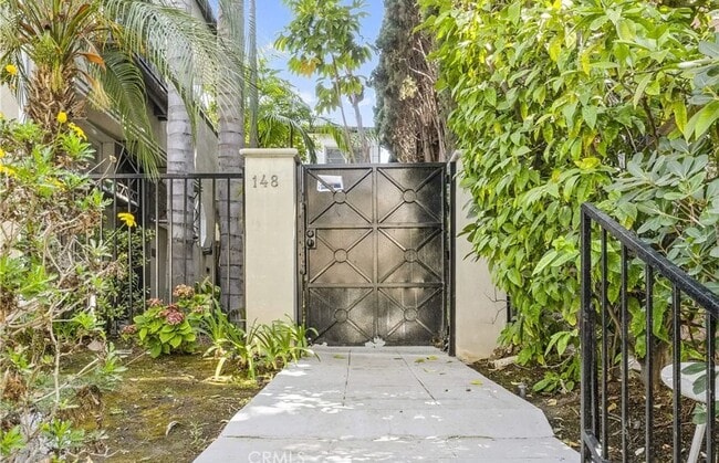 Foto del edificio - 148 S Maple Dr