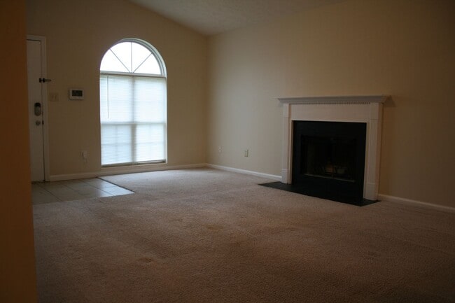 Building Photo - Woodhill Ranch     250604