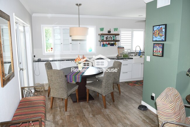 Foto del edificio - 630 E Piping Rock Rd
