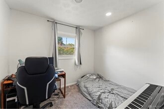 Building Photo - 1630 Falke Dr