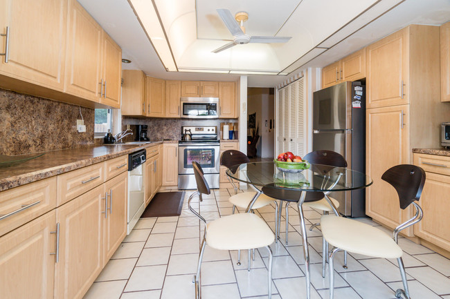 Building Photo - 13492  Sabal Palm Court A